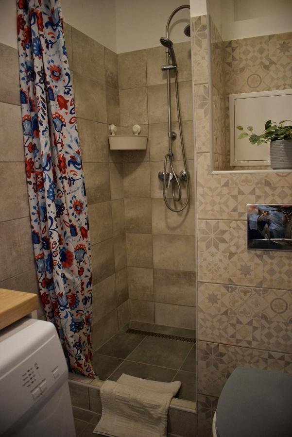 Helikon 31 Apartman Кестели Екстериор снимка