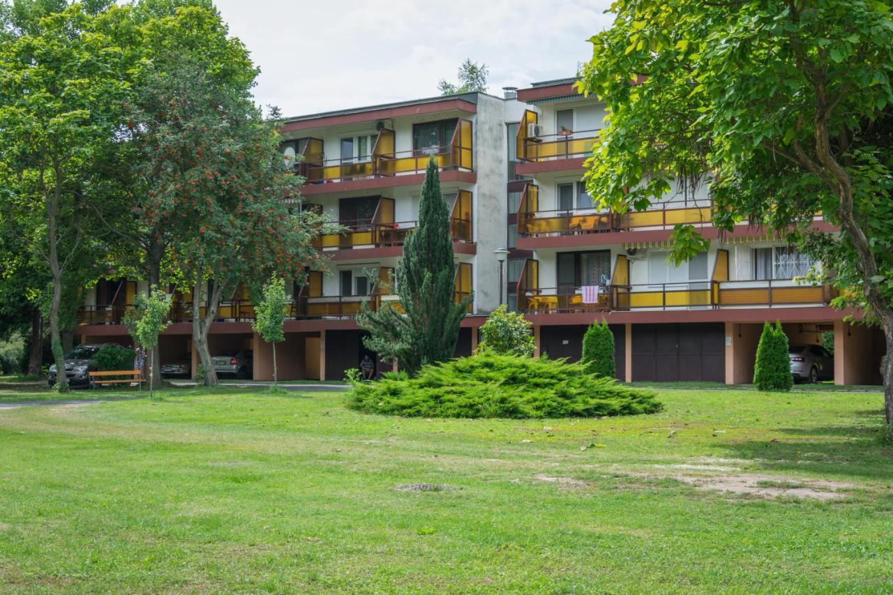 Helikon 31 Apartman Кестели Екстериор снимка